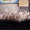 ny01  New York aus Bergkristall im Kristallmuseum Riedenburg